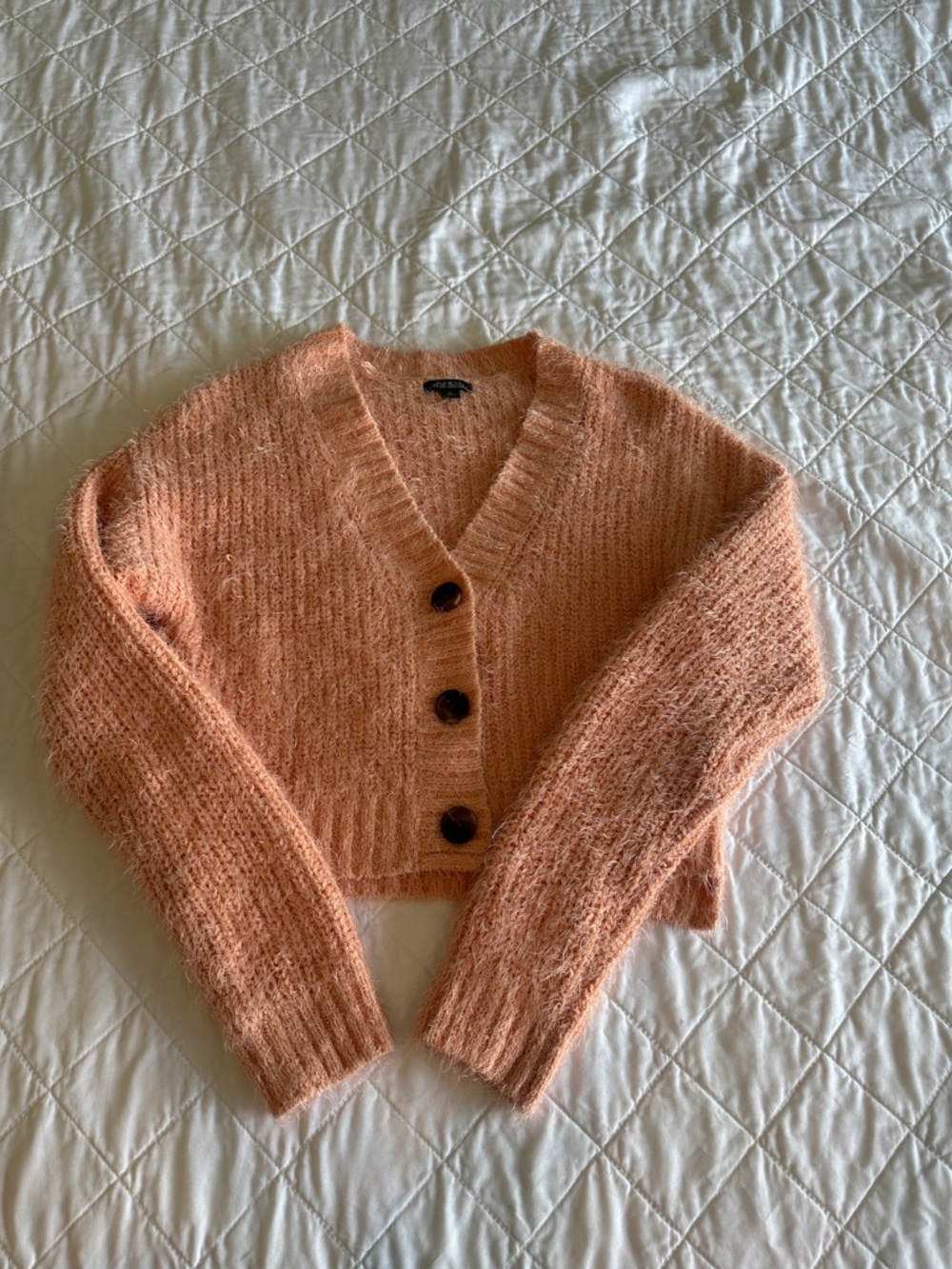 Cozy Cropped Peach Button-Front Women’s Sweater xs